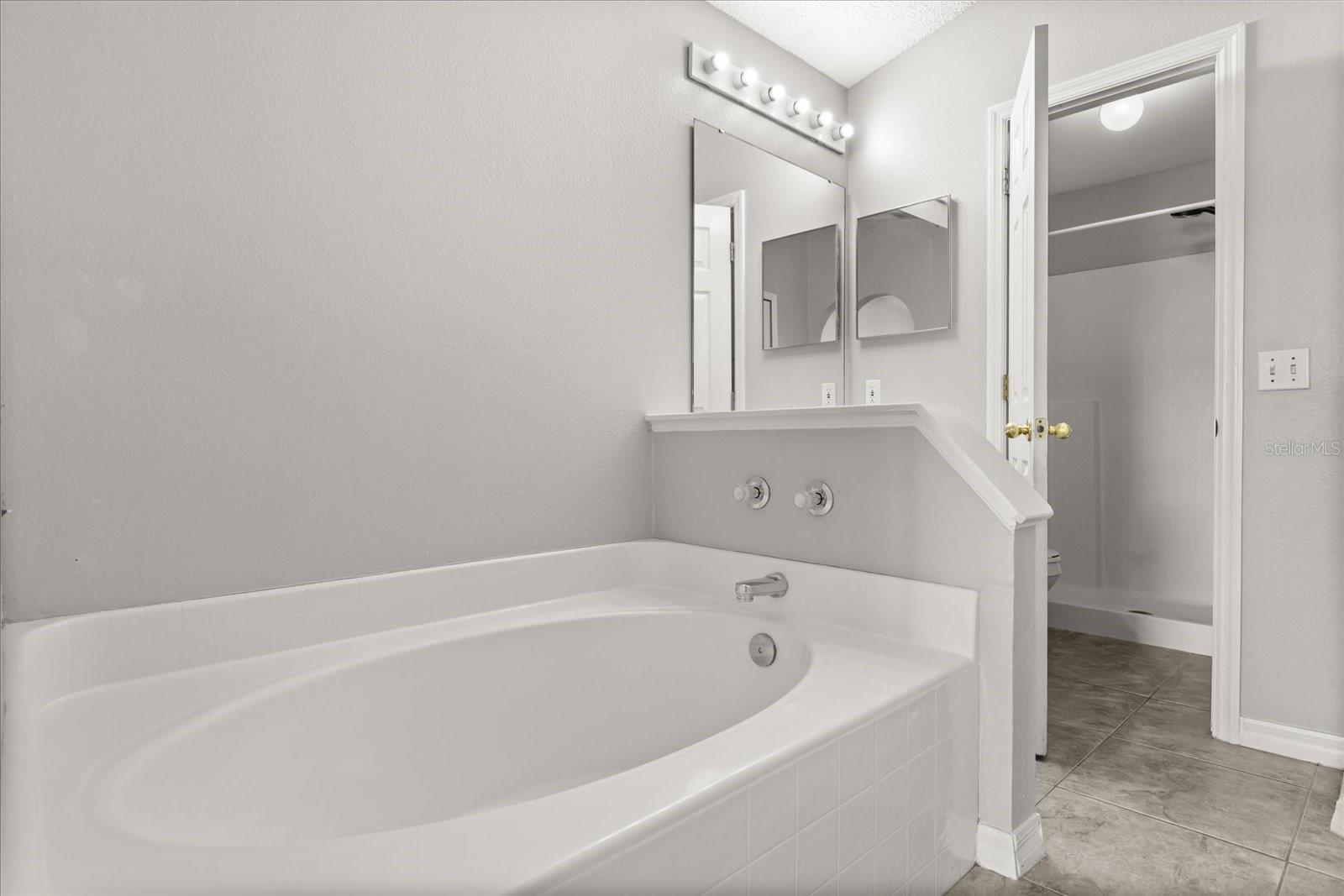 Image 11 of 27 For 6404 Pomeroy Circle