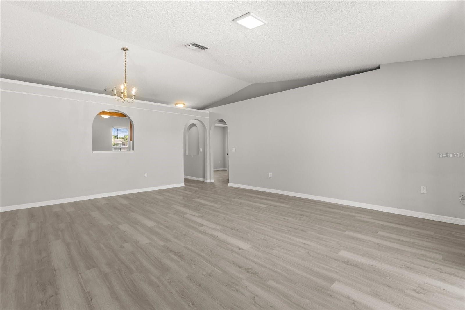 Image 5 of 27 For 6404 Pomeroy Circle