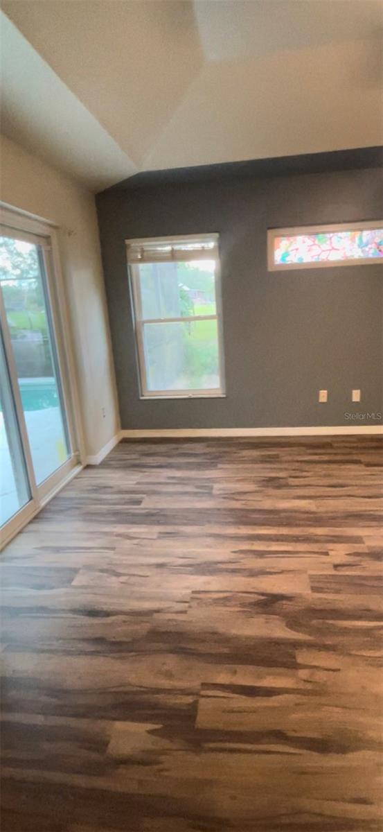 Image 17 of 35 For 22631 Robbins Road