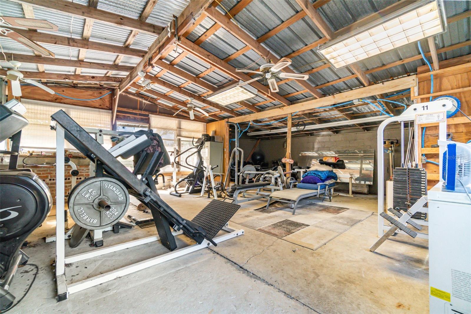 Image 29 of 35 For 22631 Robbins Road