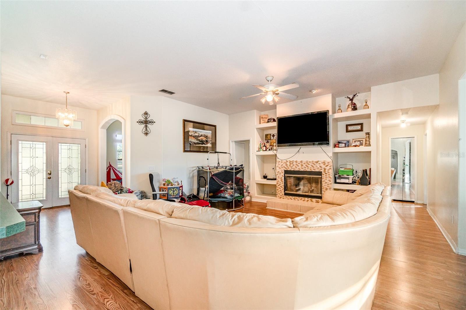 Image 5 of 35 For 22631 Robbins Road