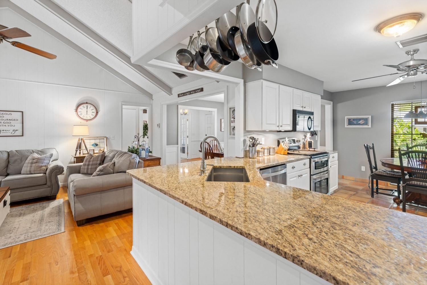 Image 10 of 48 For 728 Riverbend Boulevard