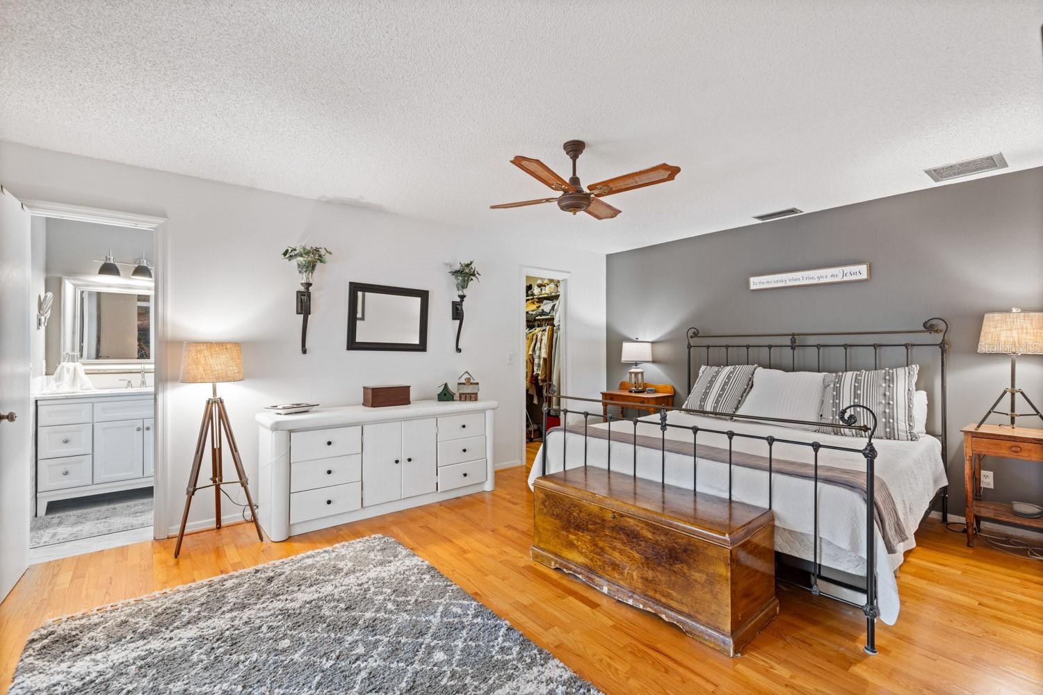 Image 15 of 48 For 728 Riverbend Boulevard