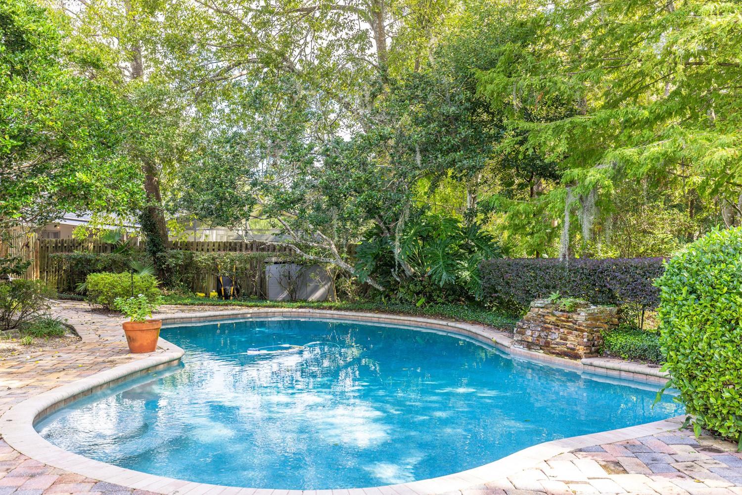 Image 20 of 48 For 728 Riverbend Boulevard