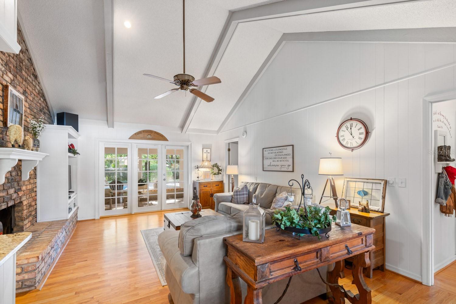 Image 28 of 48 For 728 Riverbend Boulevard