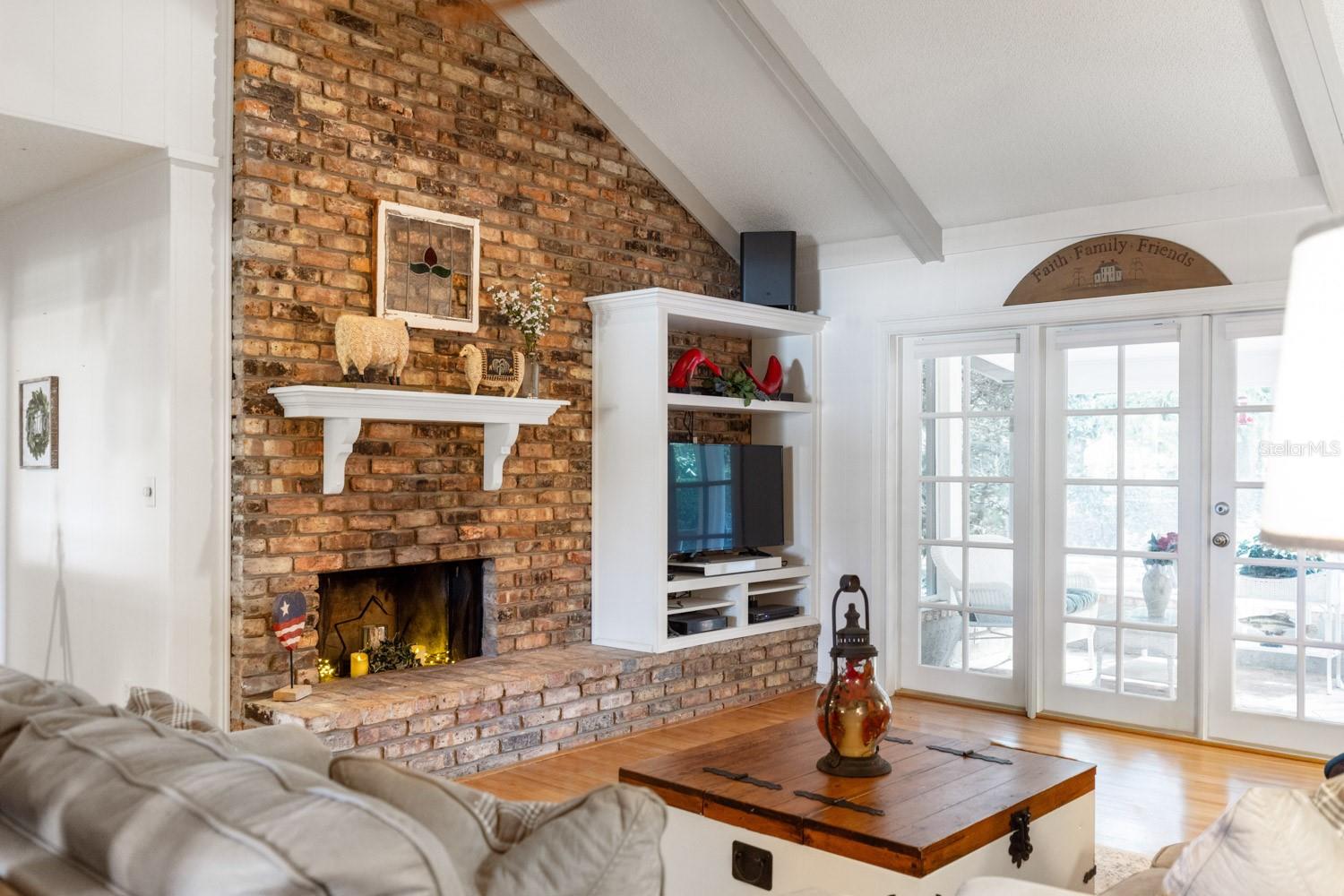 Image 30 of 48 For 728 Riverbend Boulevard