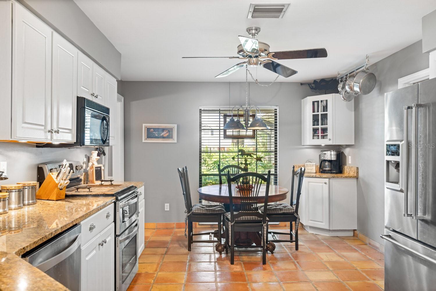 Image 4 of 48 For 728 Riverbend Boulevard