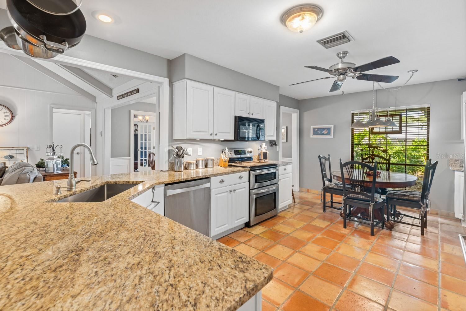 Image 9 of 48 For 728 Riverbend Boulevard