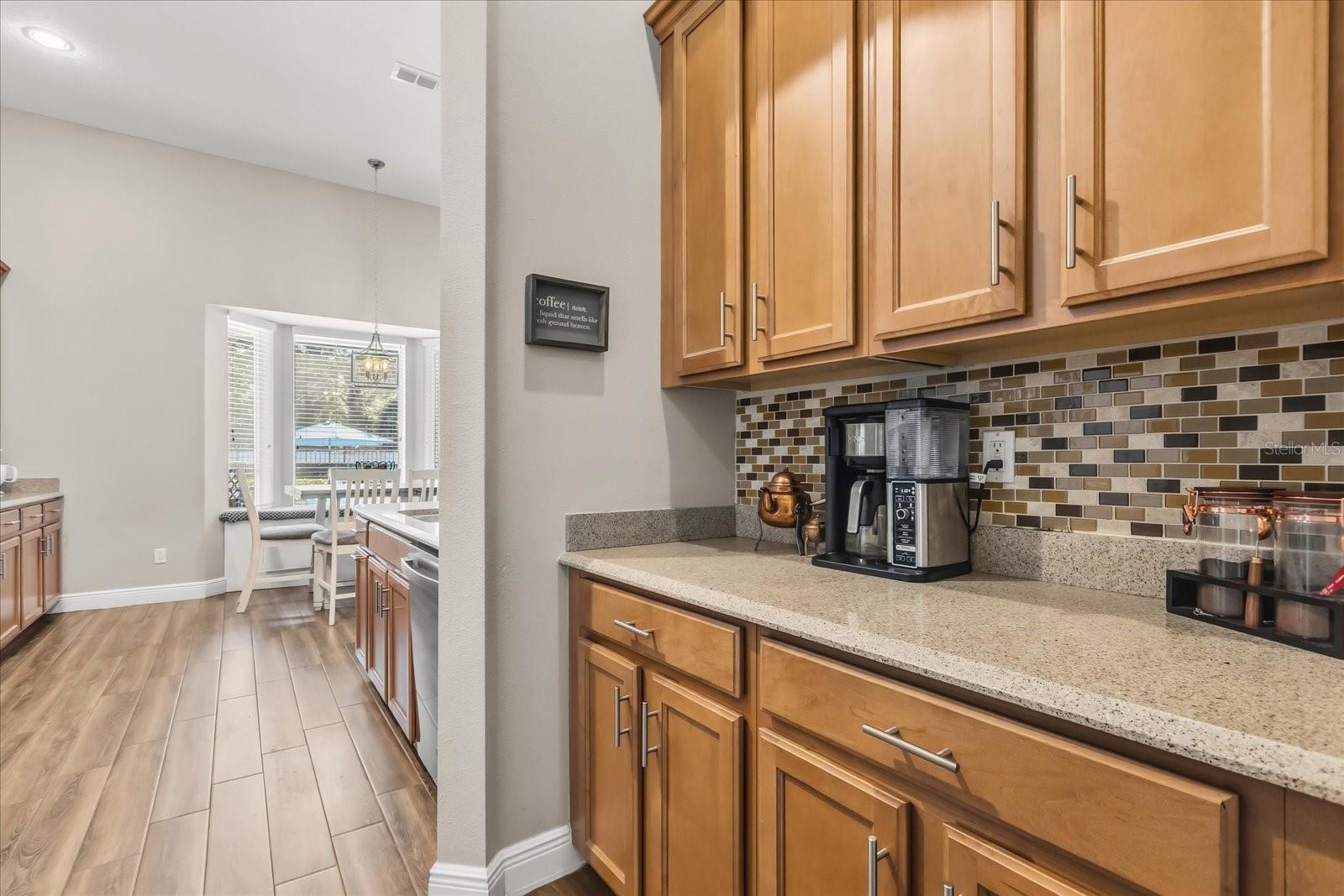 Listing photo id 10 for 6119 Hedgesparrows Ln