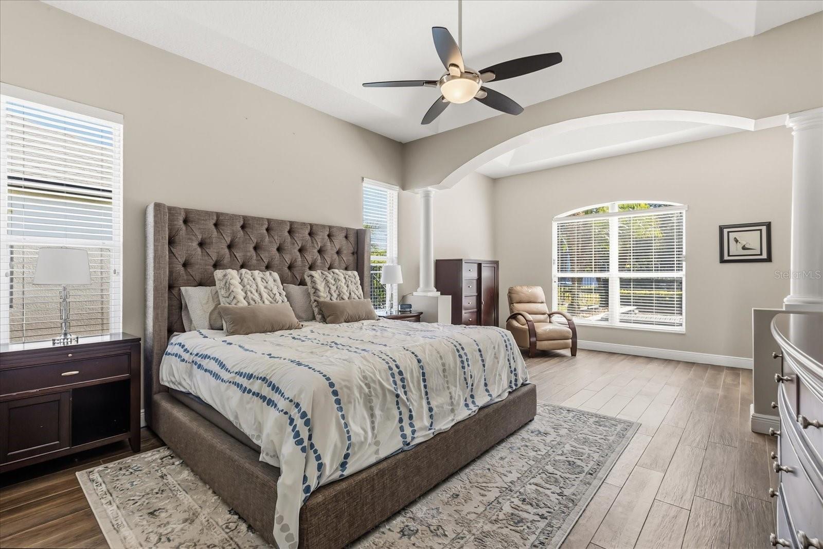 Listing photo id 12 for 6119 Hedgesparrows Ln