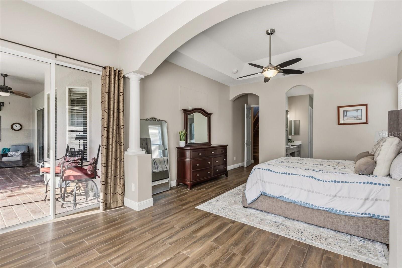 Listing photo id 14 for 6119 Hedgesparrows Ln