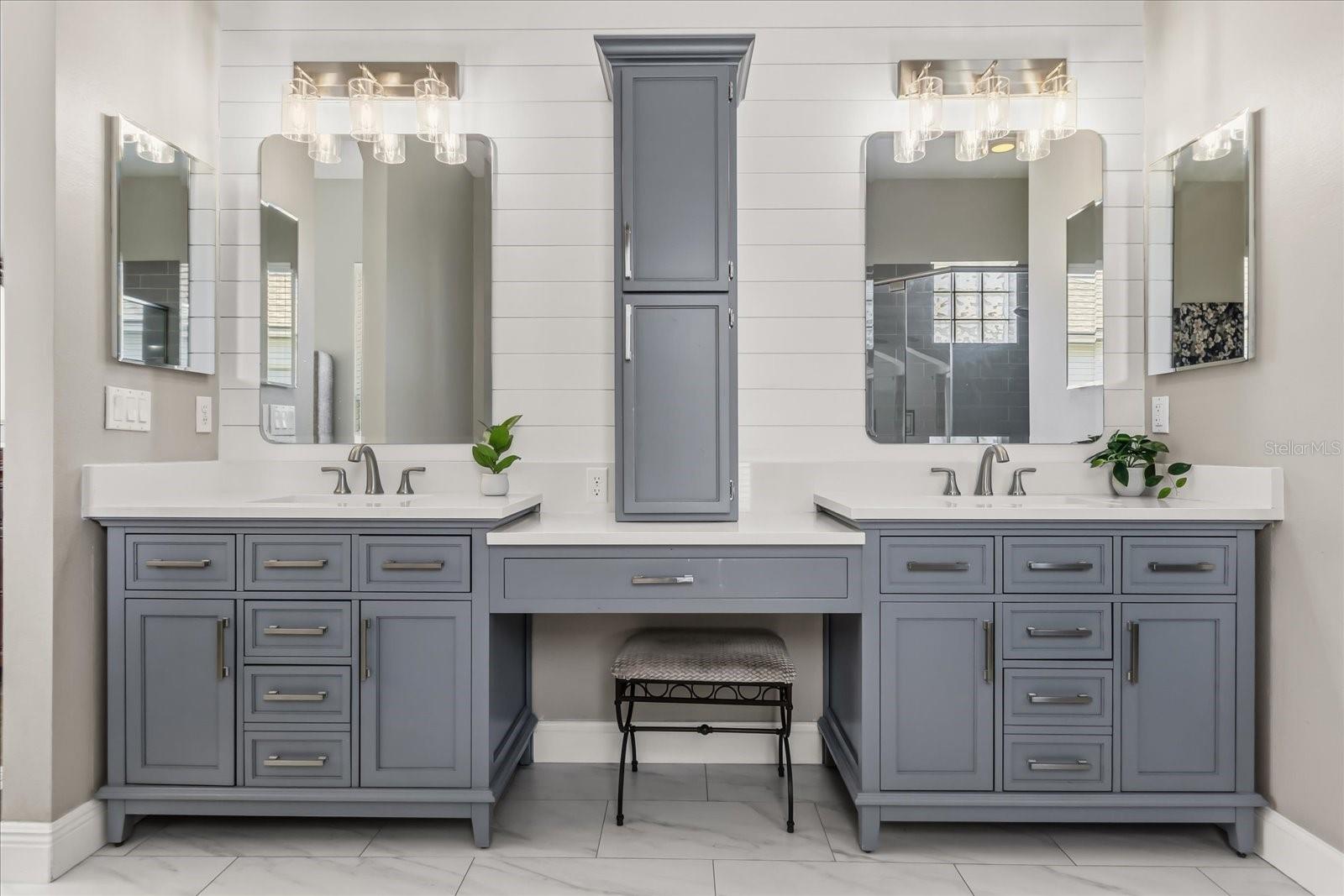 Listing photo id 16 for 6119 Hedgesparrows Ln