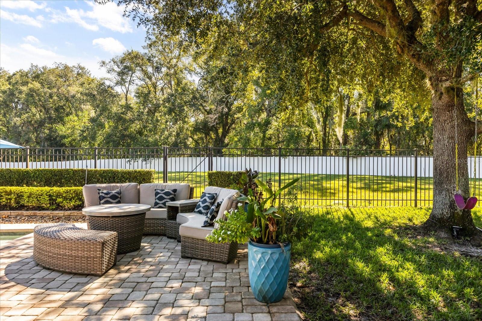 Listing photo id 33 for 6119 Hedgesparrows Ln