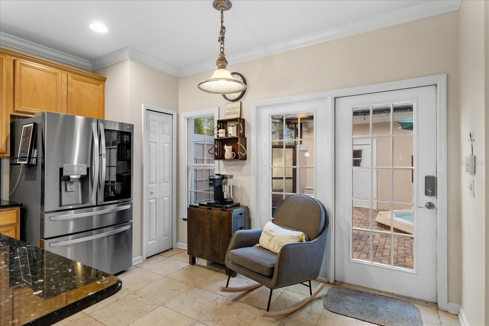 Image 13 of 30 For 9827 Poplar Place