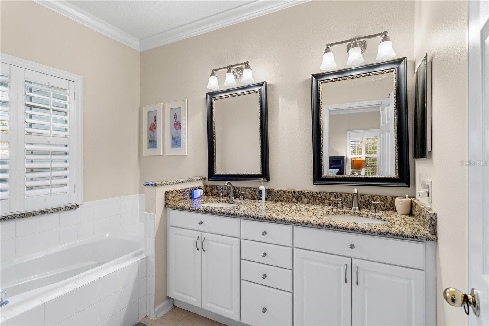 Image 16 of 30 For 9827 Poplar Place