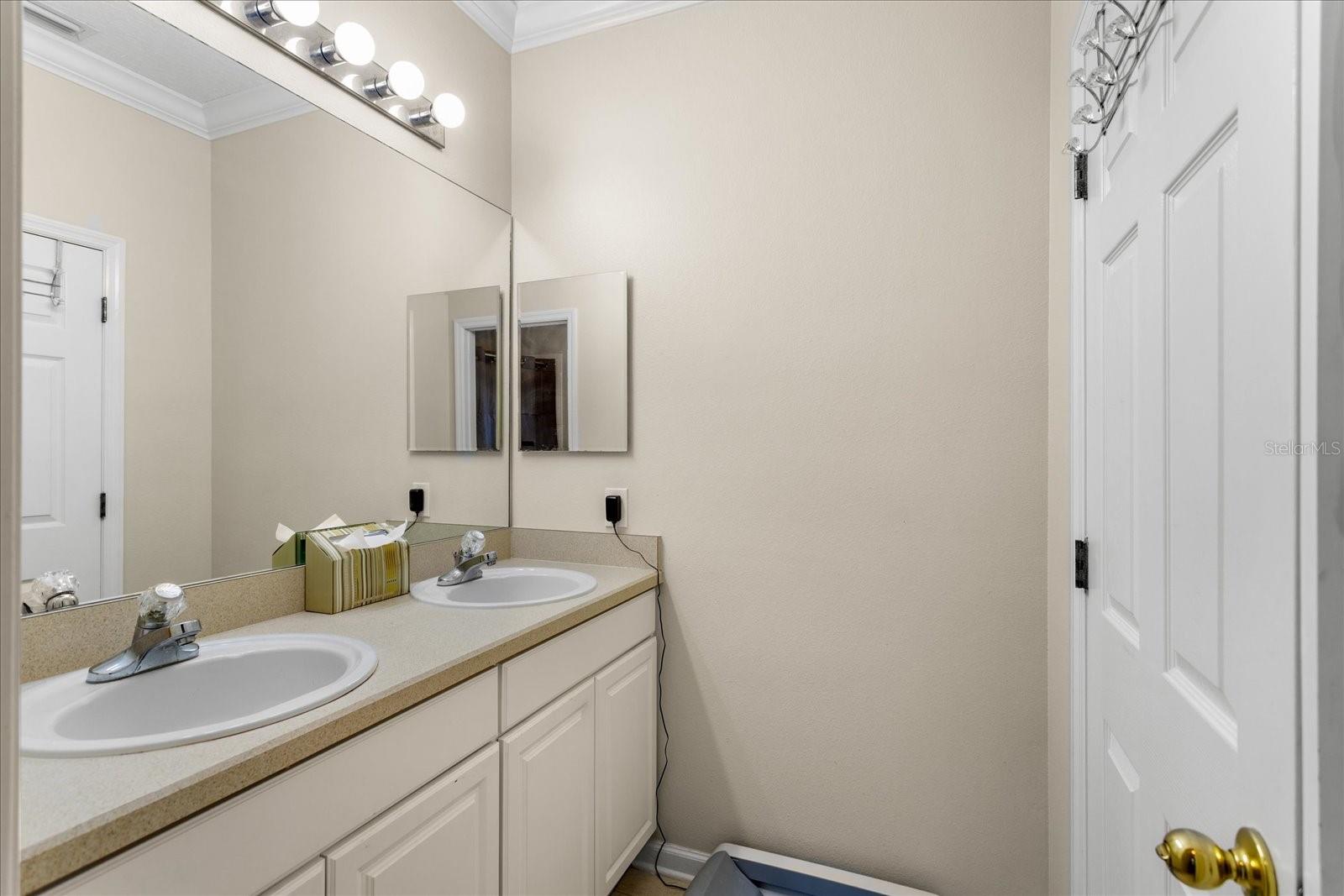 Image 23 of 30 For 9827 Poplar Place