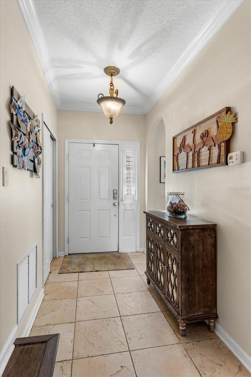 Image 3 of 30 For 9827 Poplar Place