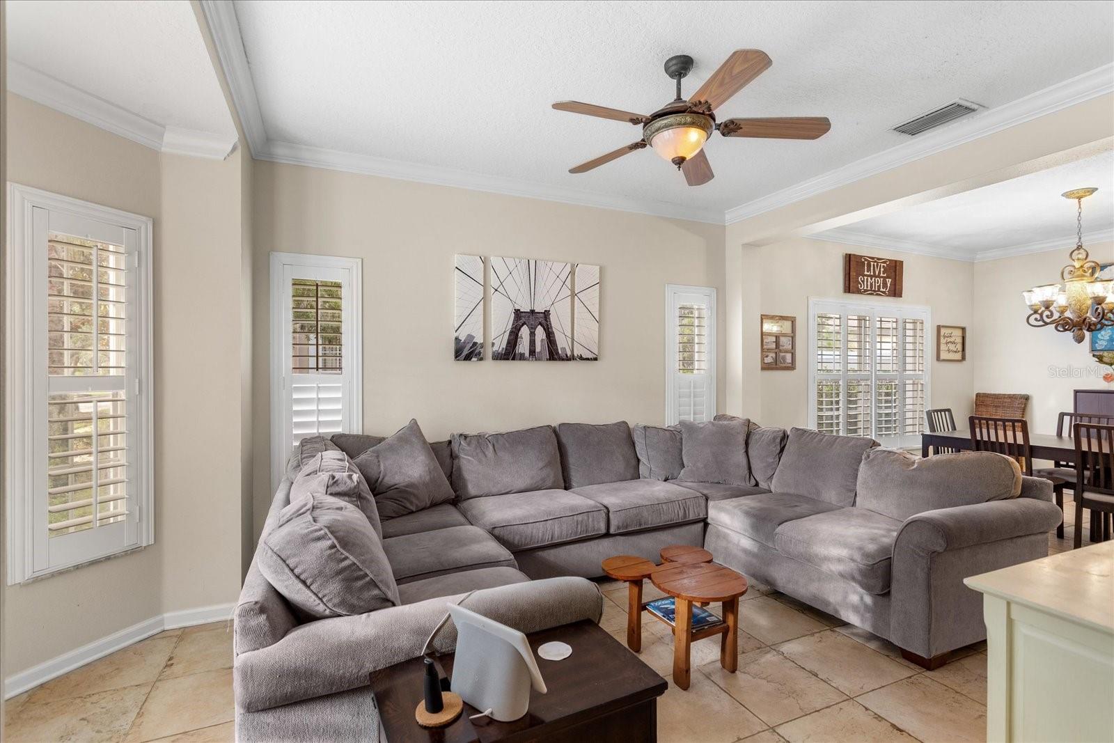 Image 6 of 30 For 9827 Poplar Place