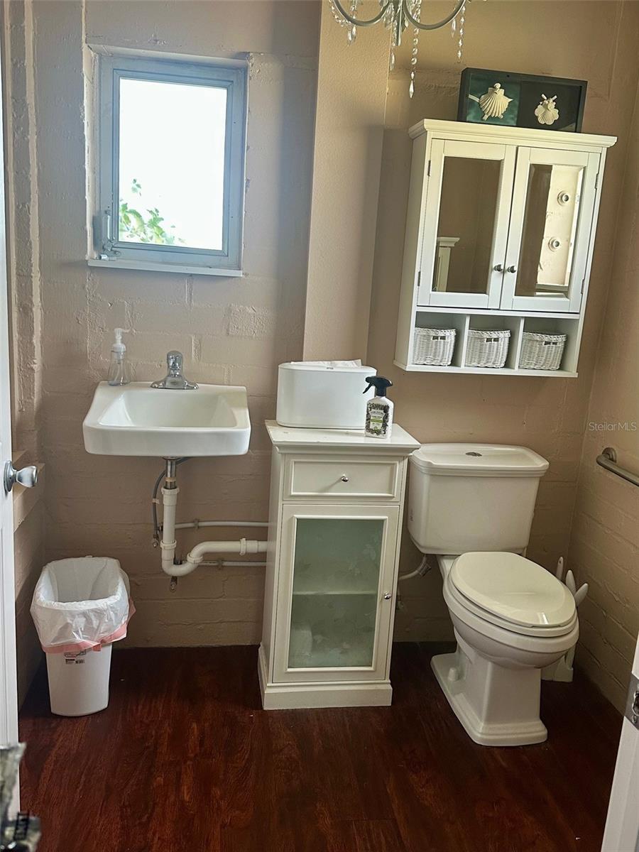 Image 11 of 14 For 1201 Fairbanks Avenue