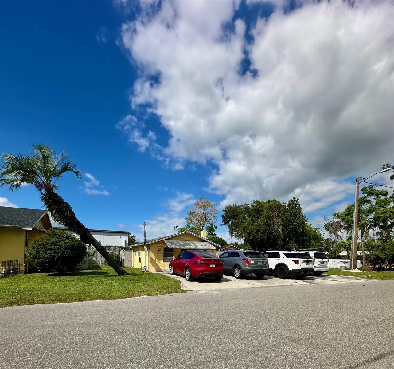 Image 13 of 14 For 1201 Fairbanks Avenue