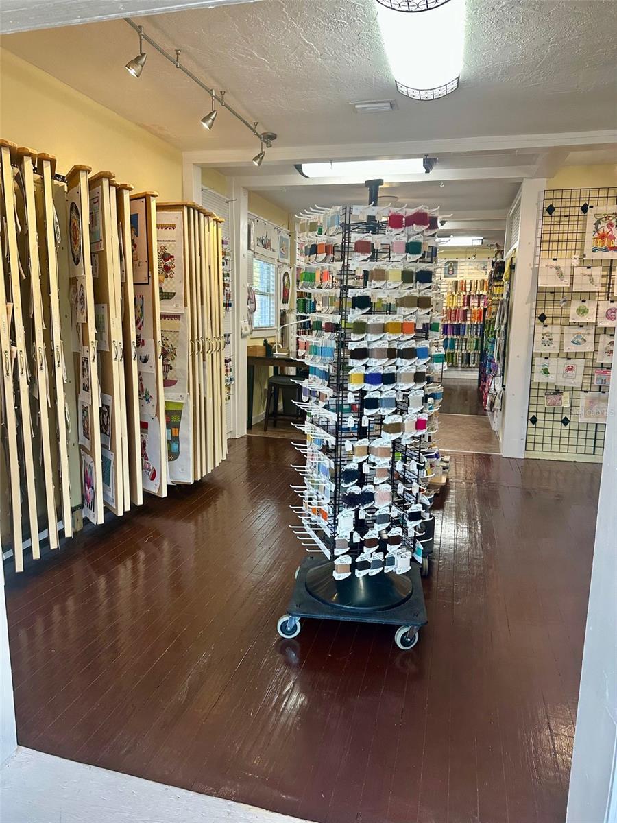 Image 5 of 14 For 1201 Fairbanks Avenue