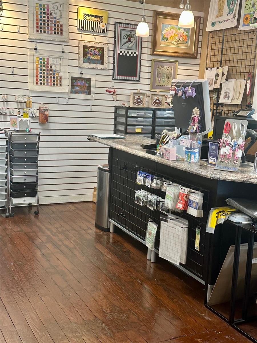 Image 6 of 14 For 1201 Fairbanks Avenue