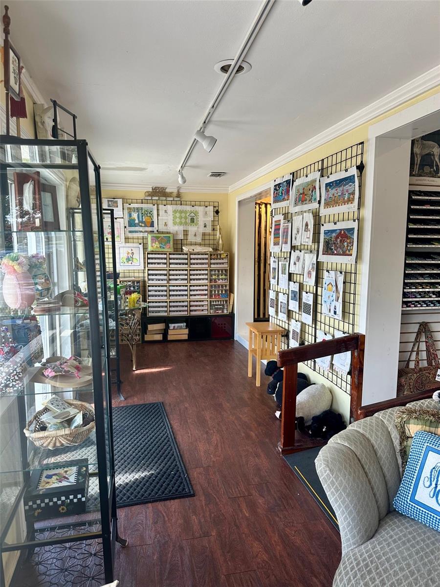 Image 7 of 14 For 1201 Fairbanks Avenue