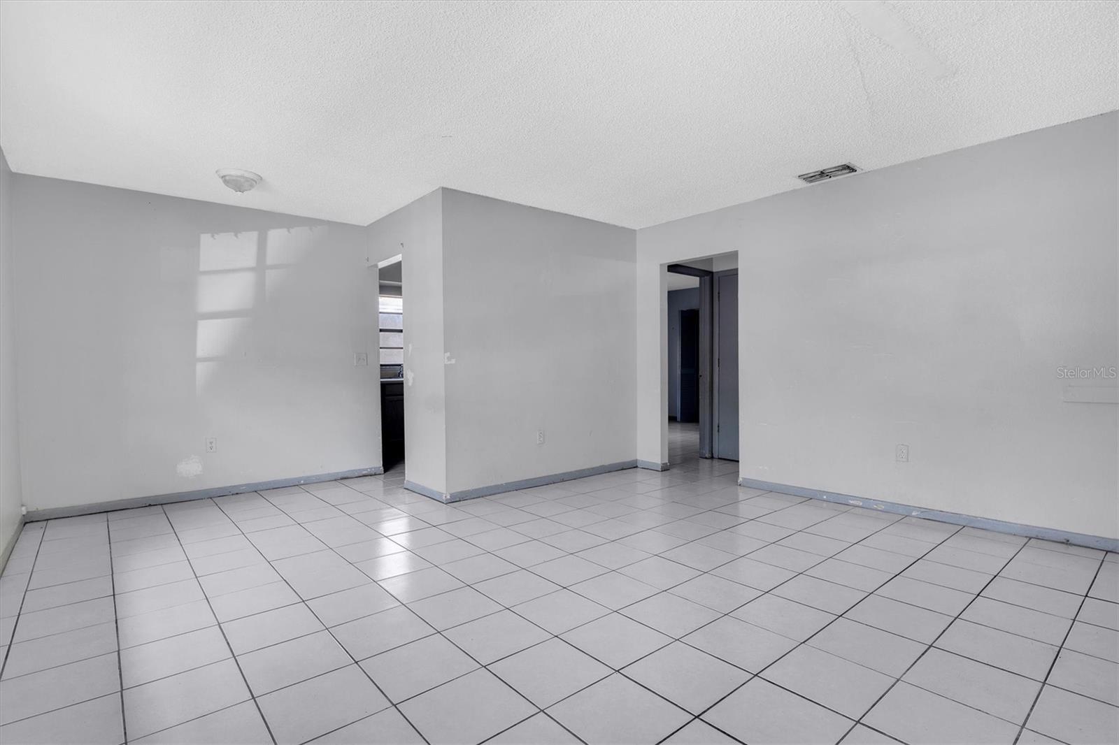 Image 3 of 13 For 2464 Chestnut Woods Drive