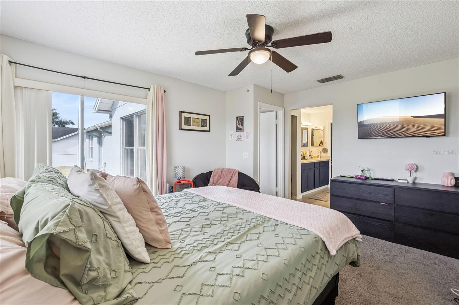 Image 11 of 19 For 15549 Greater Groves Boulevard