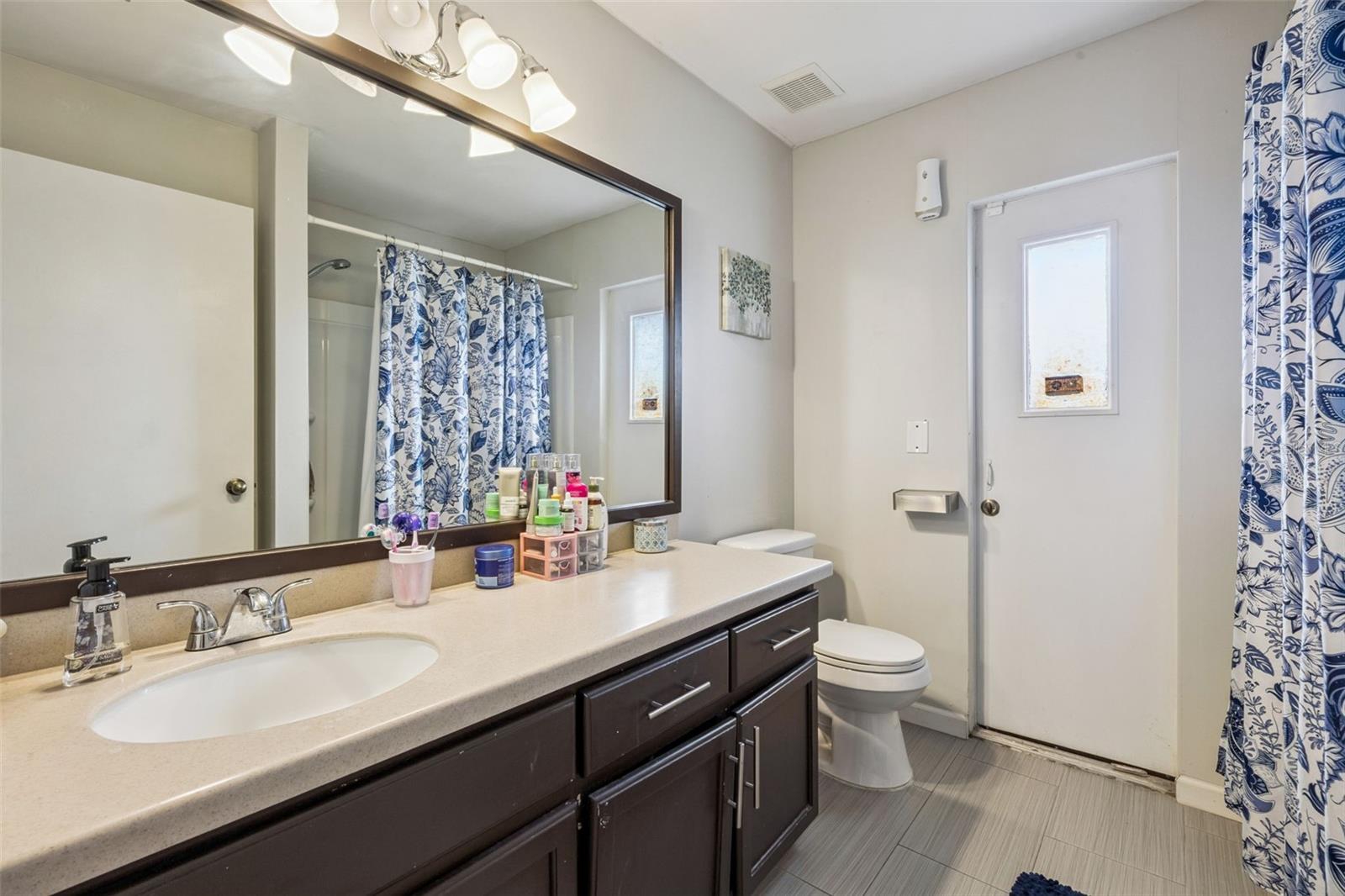 Image 15 of 19 For 15549 Greater Groves Boulevard