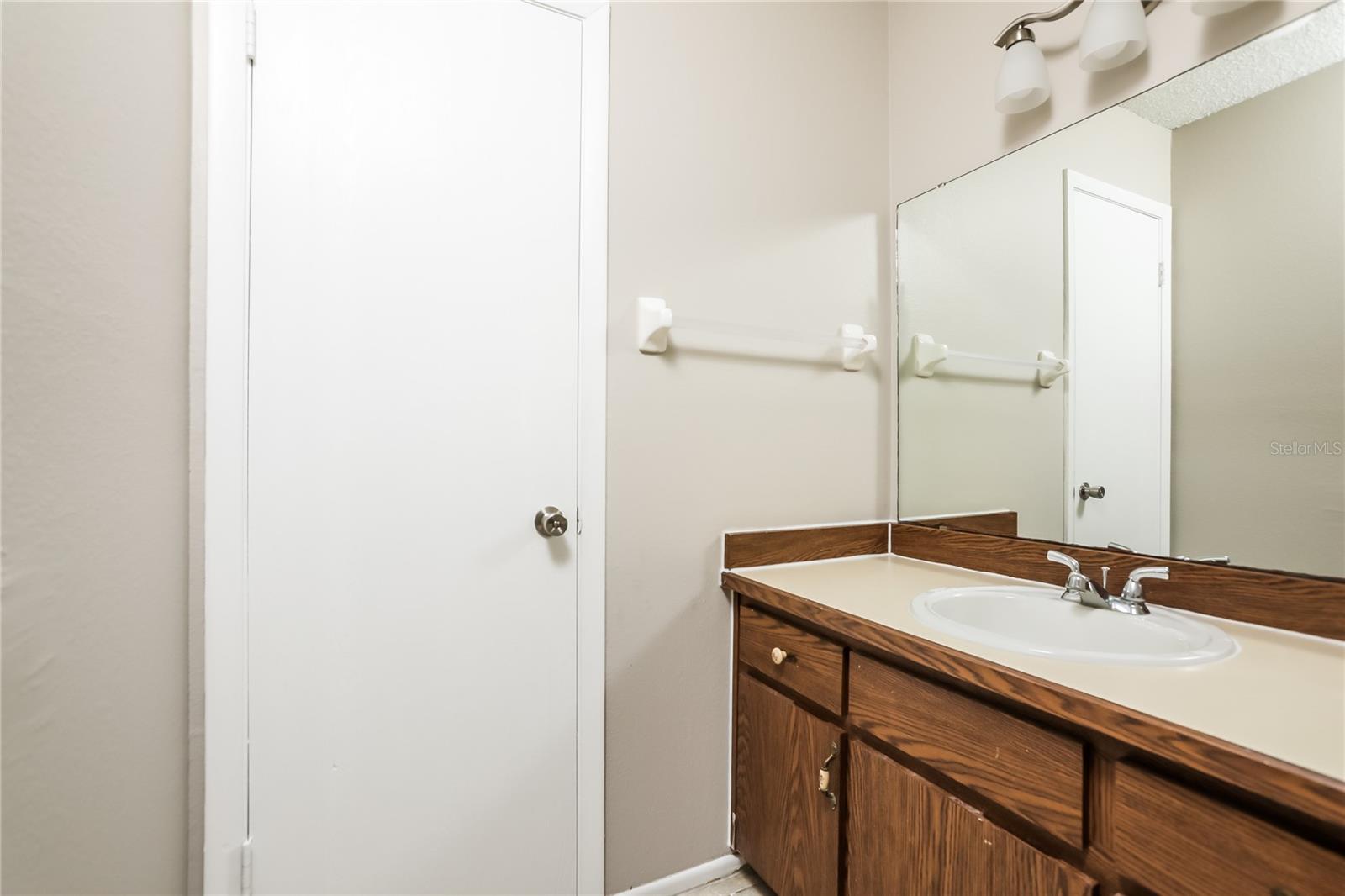 Image 8 of 16 For 1830 Hallcrest Drive