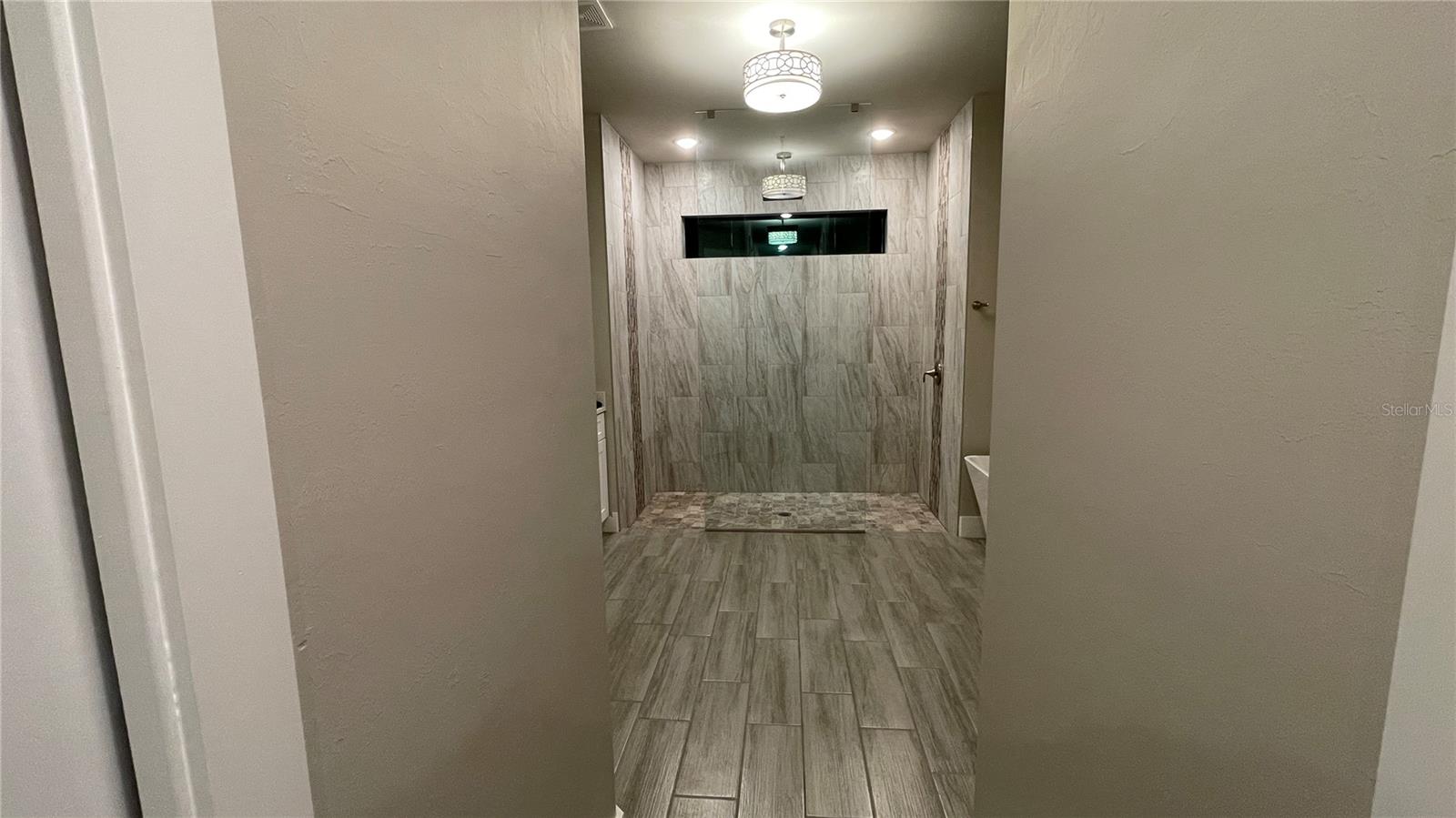 Image 10 of 19 For 318 Radford Avenue