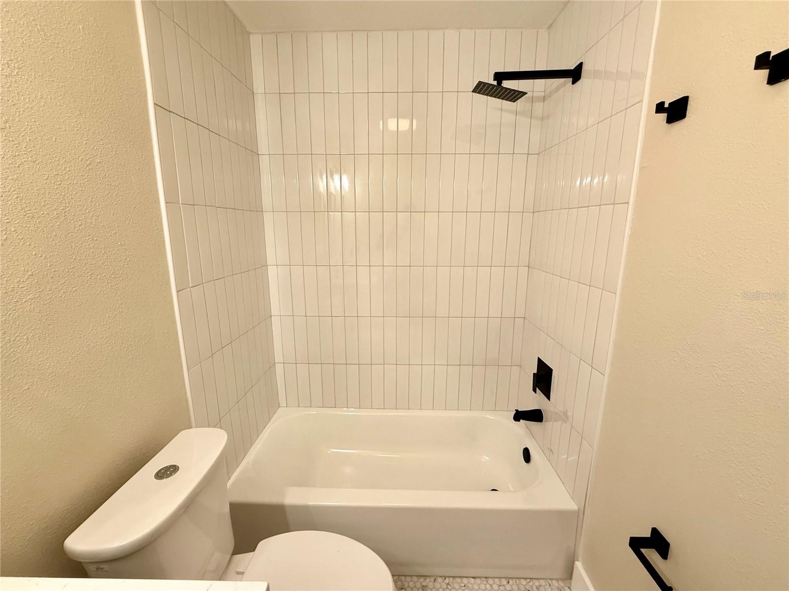 Image 21 of 27 For 2565 Belmont Avenue