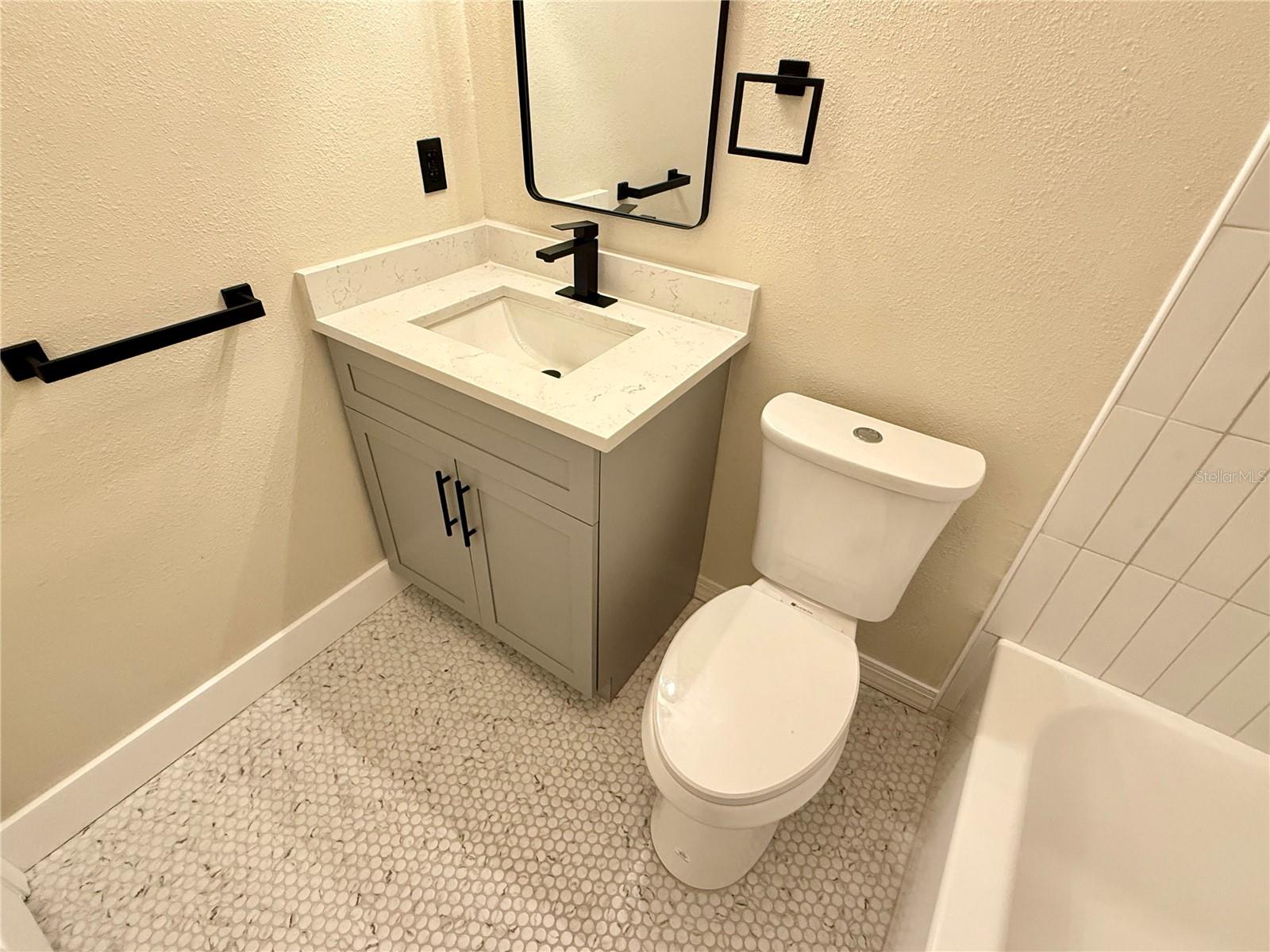 Image 22 of 27 For 2565 Belmont Avenue