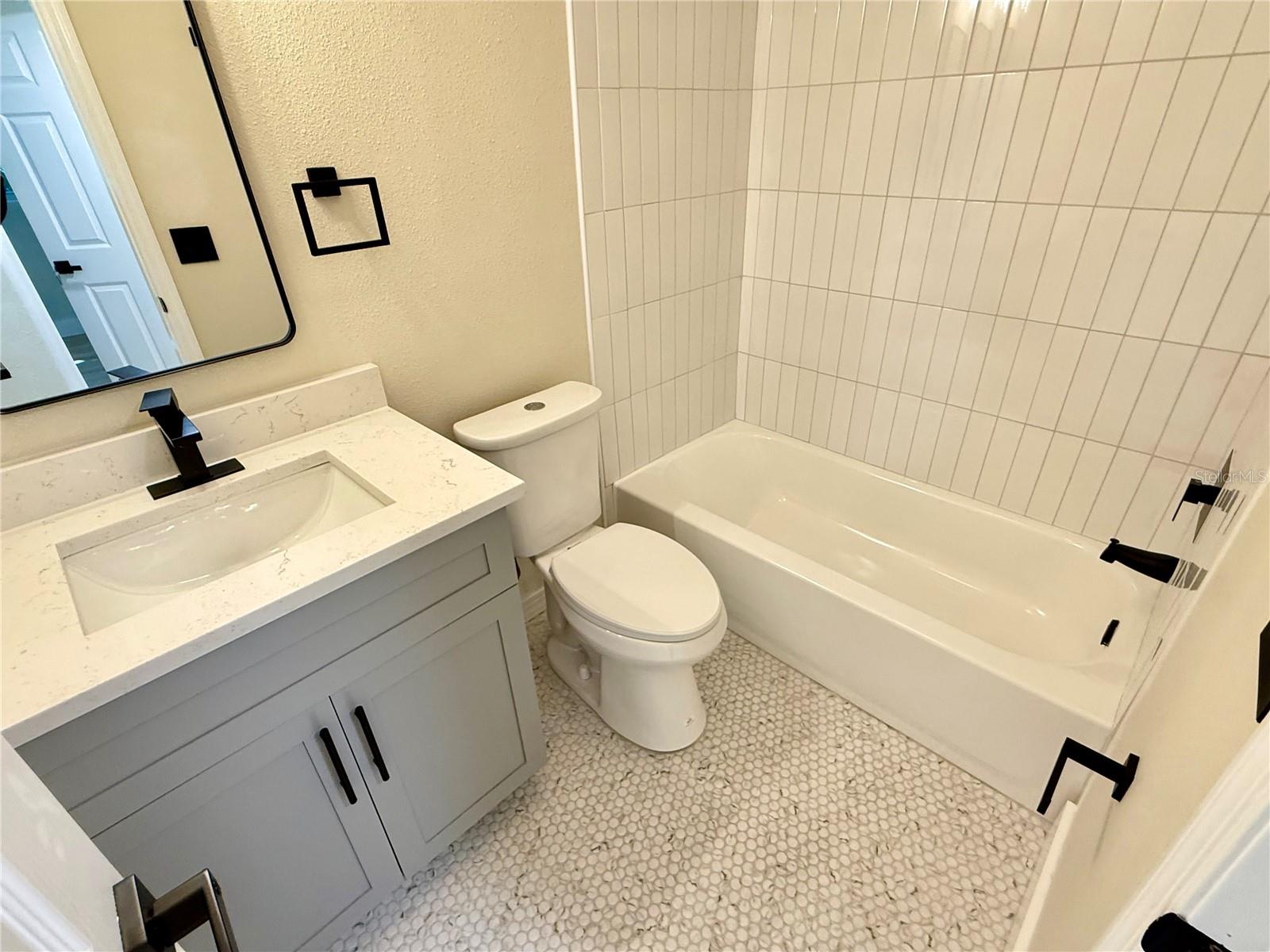 Image 23 of 27 For 2565 Belmont Avenue