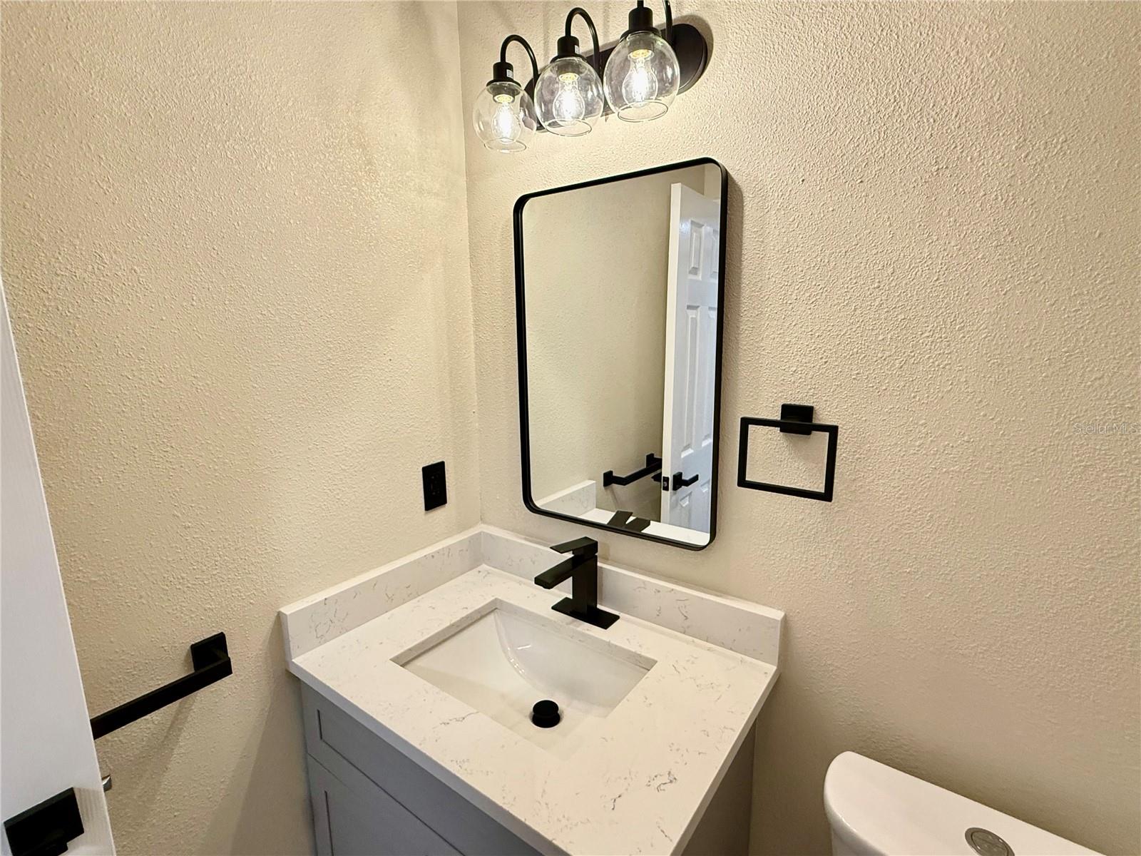 Image 24 of 27 For 2565 Belmont Avenue