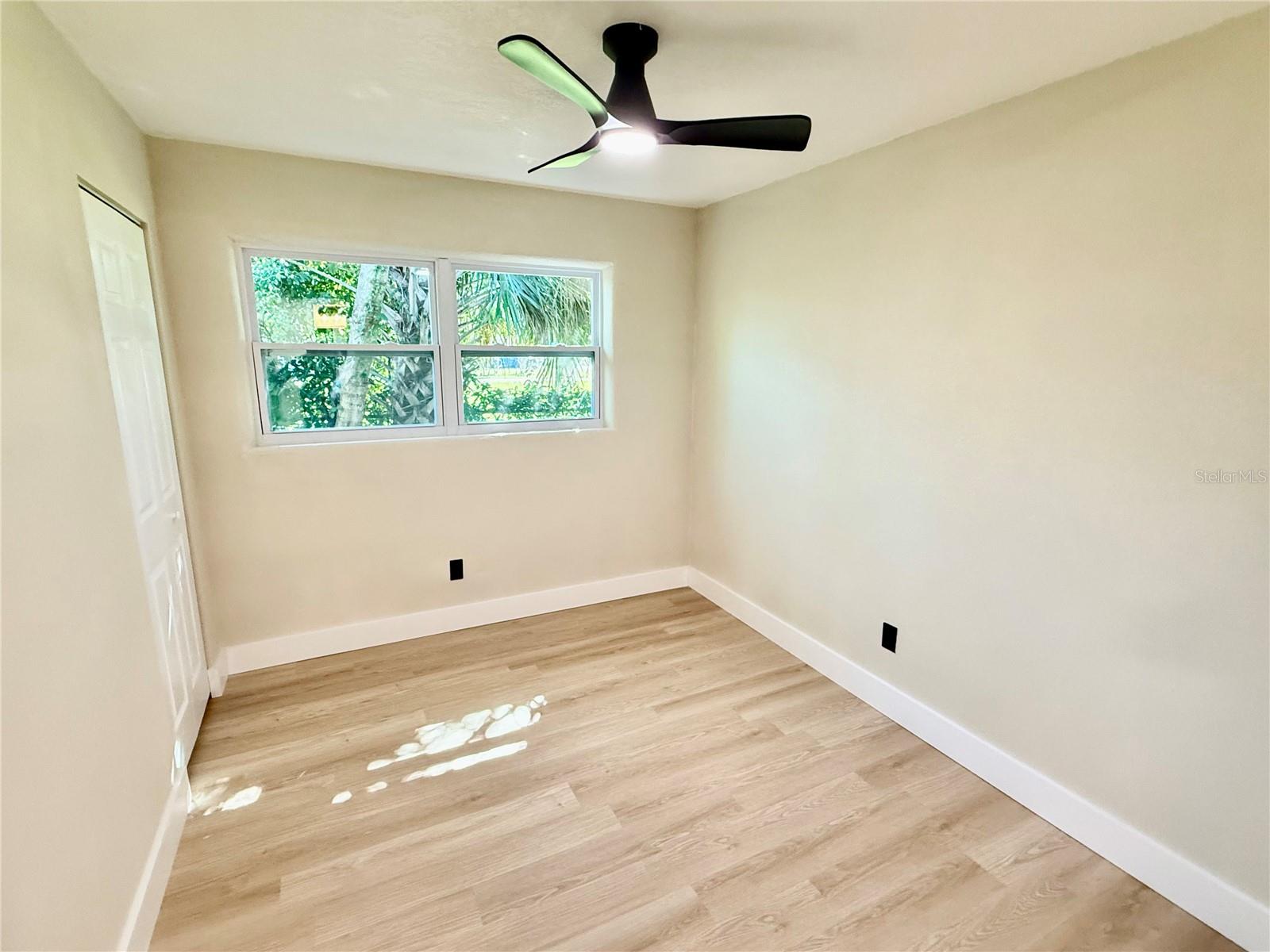 Image 25 of 27 For 2565 Belmont Avenue