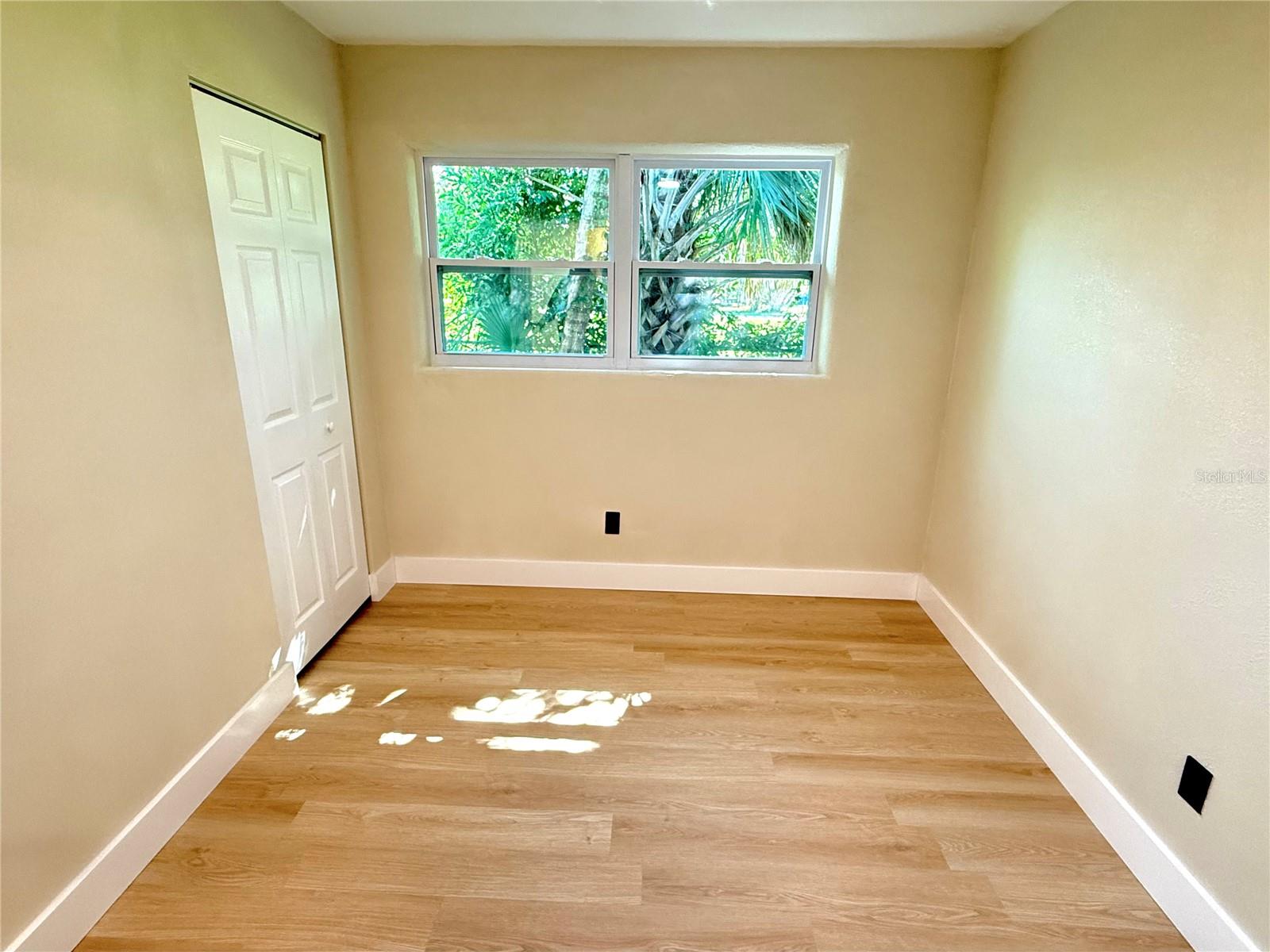 Image 26 of 27 For 2565 Belmont Avenue