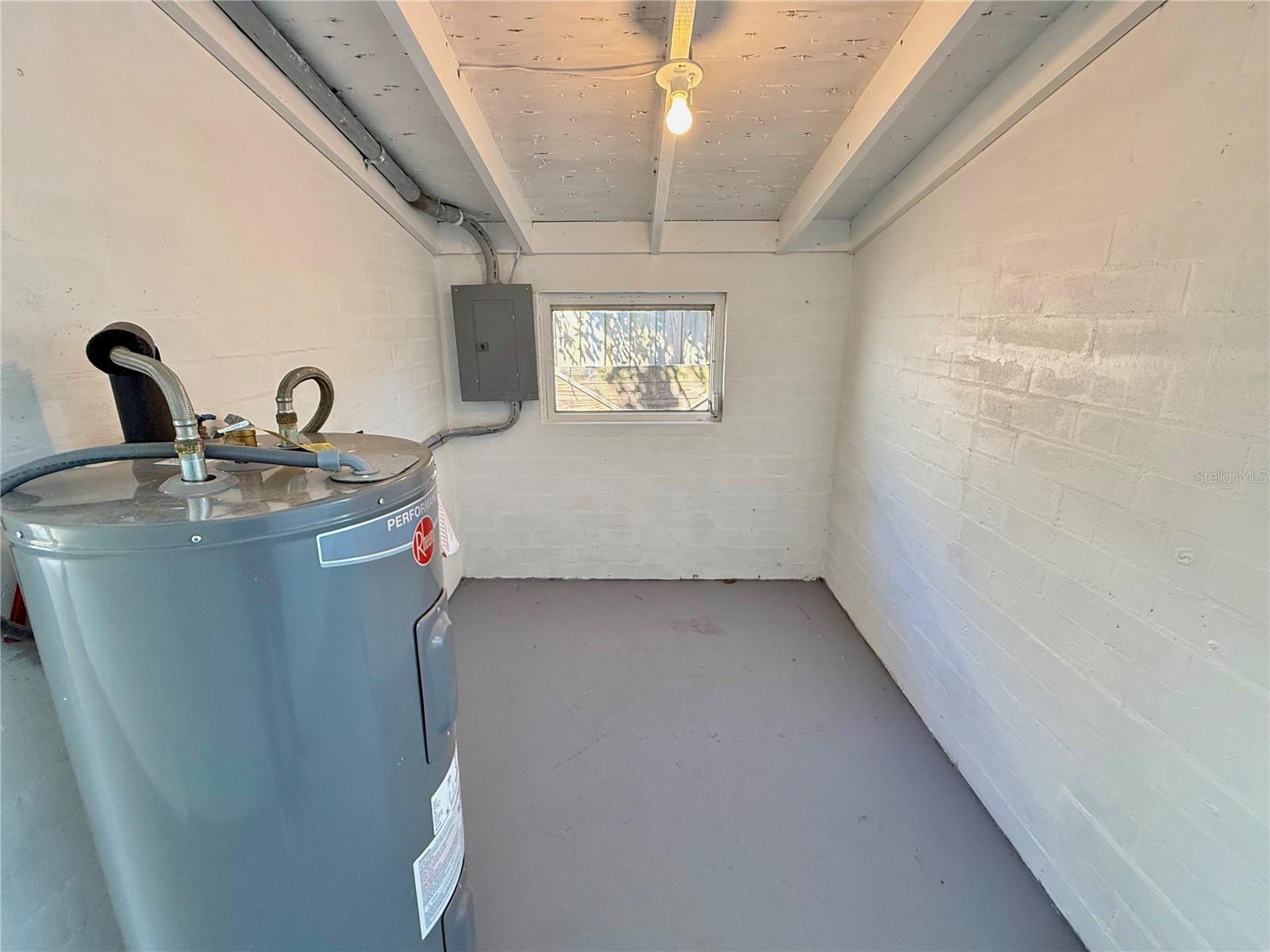 Image 27 of 27 For 2565 Belmont Avenue