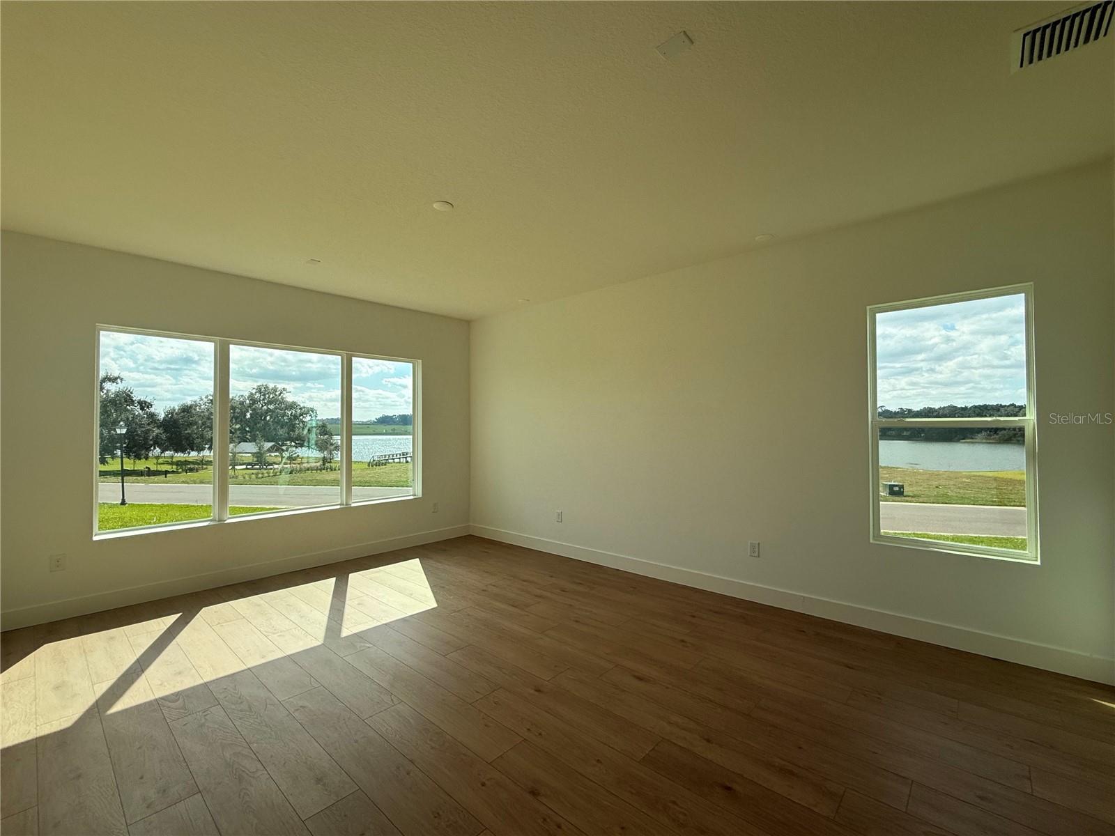 Image 12 of 31 For 35588 Farmview Road