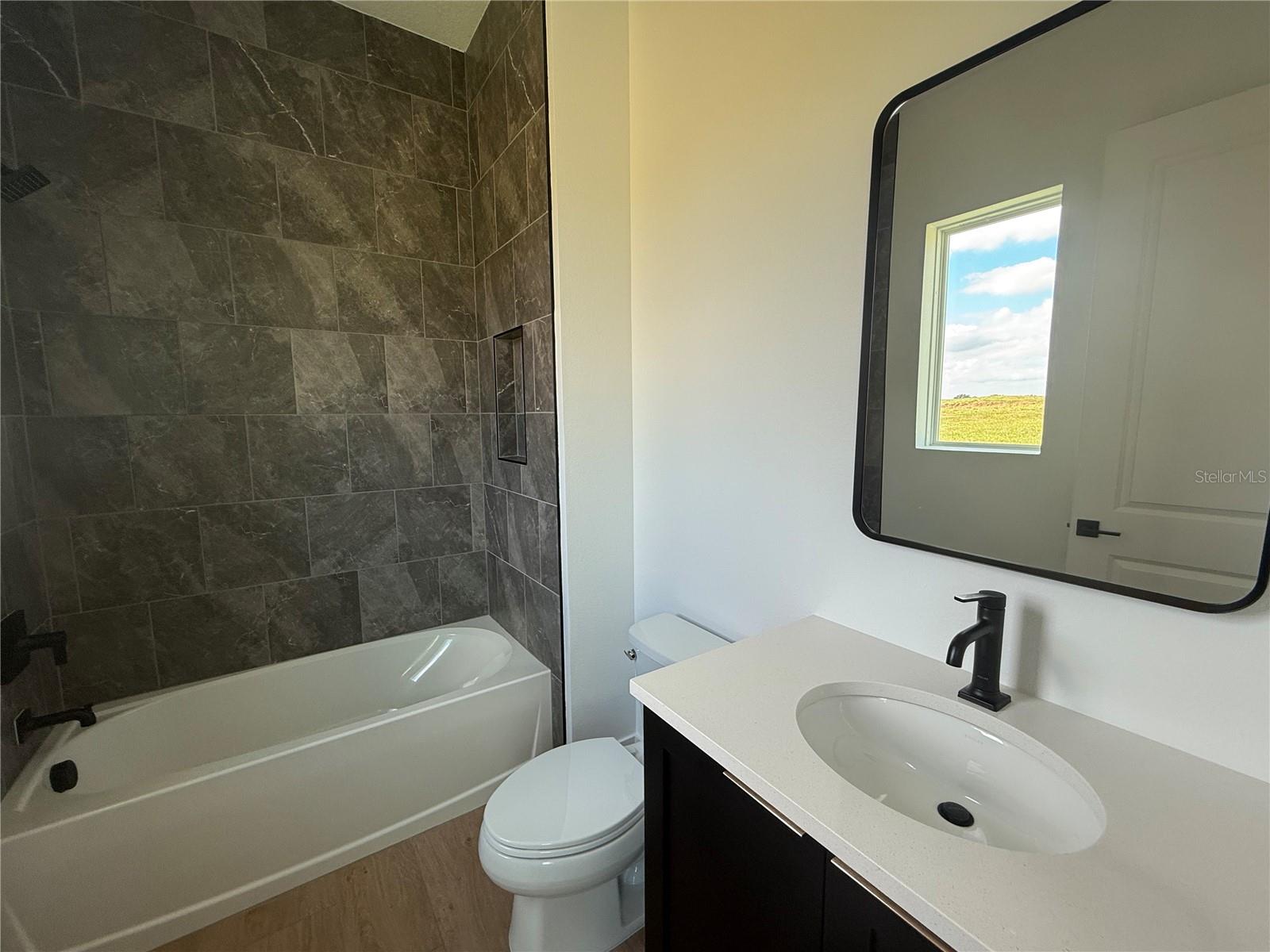 Image 19 of 31 For 35588 Farmview Road