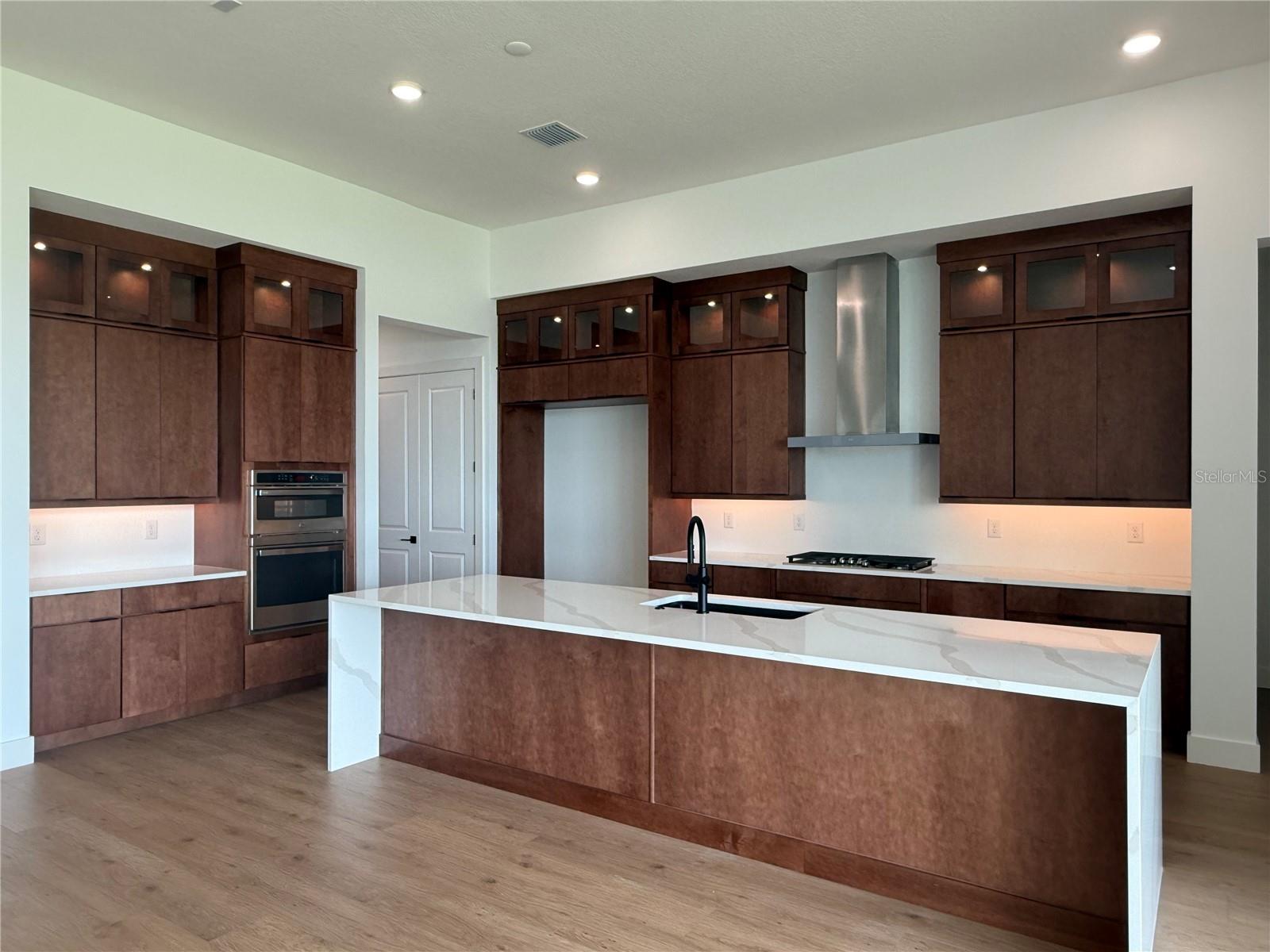 Image 4 of 31 For 35588 Farmview Road