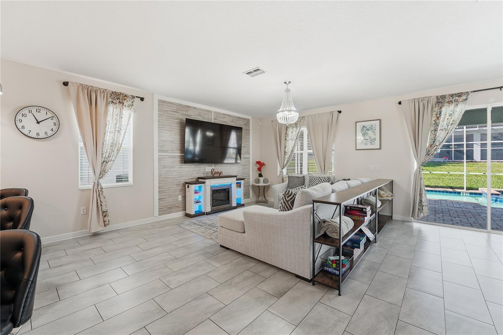 Image 11 of 81 For 1584 Sandbagger Drive