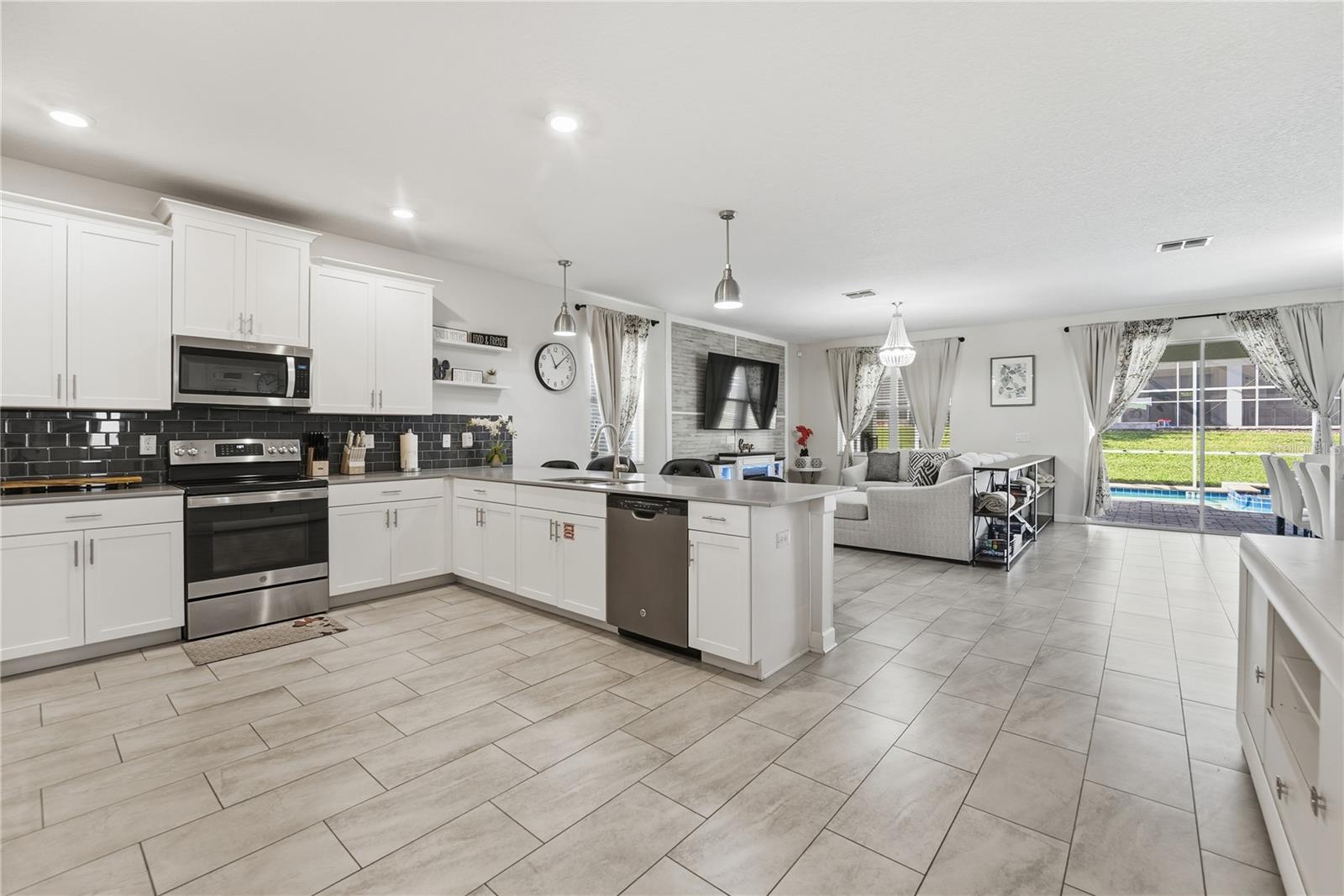 Image 8 of 81 For 1584 Sandbagger Drive