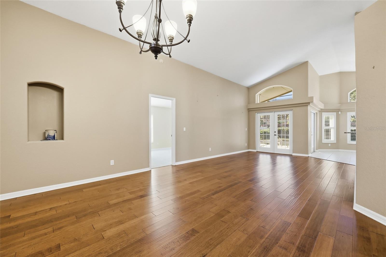 Image 14 of 40 For 6645 Franconia Drive