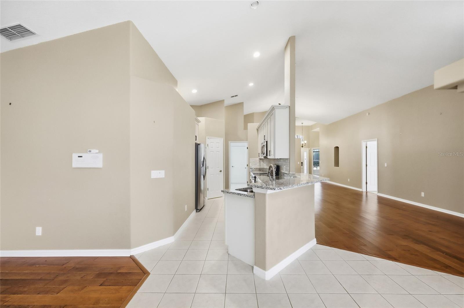 Image 20 of 40 For 6645 Franconia Drive