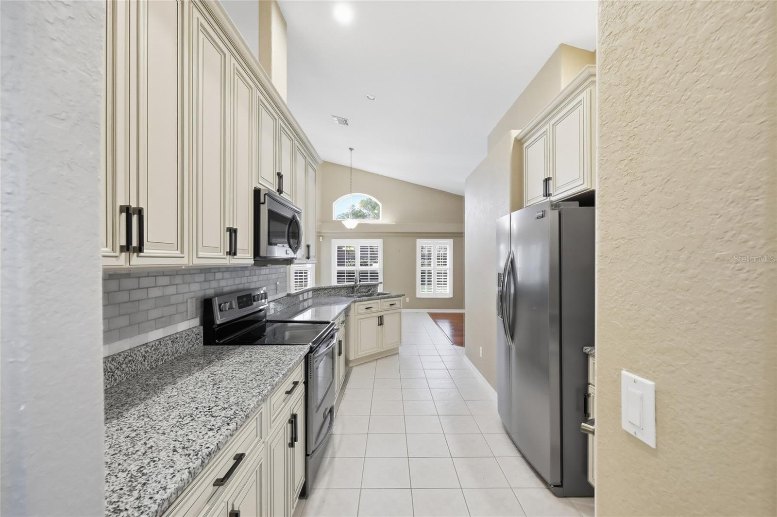 Image 23 of 40 For 6645 Franconia Drive