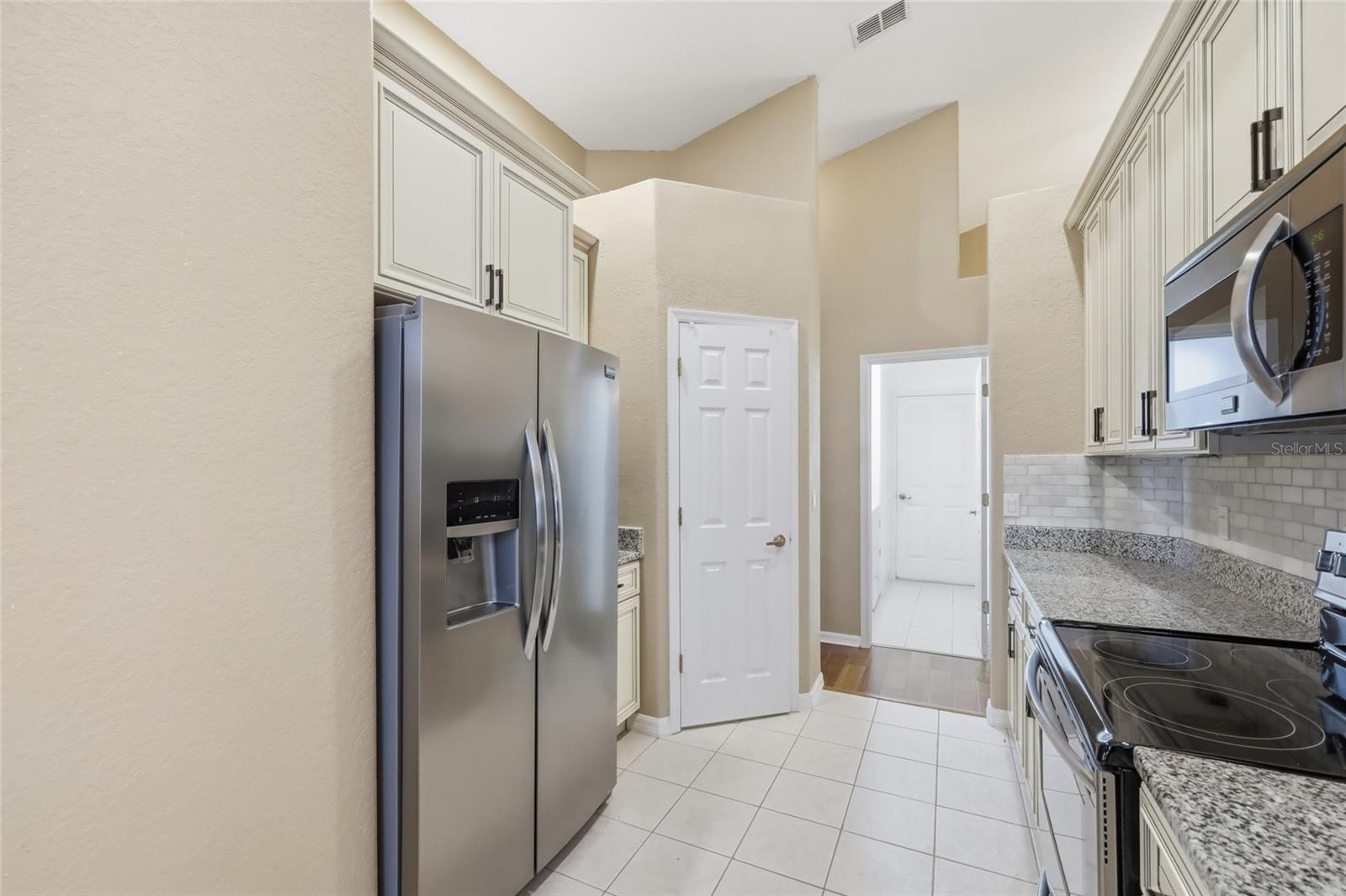 Image 25 of 40 For 6645 Franconia Drive