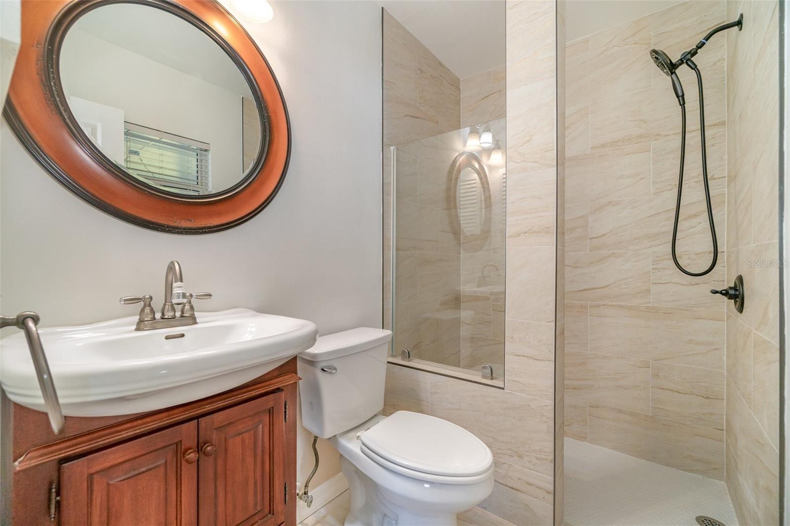 Image 18 of 26 For 1515 Elray Boulevard