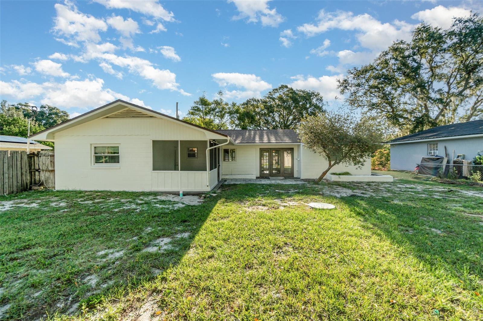 Image 23 of 26 For 1515 Elray Boulevard